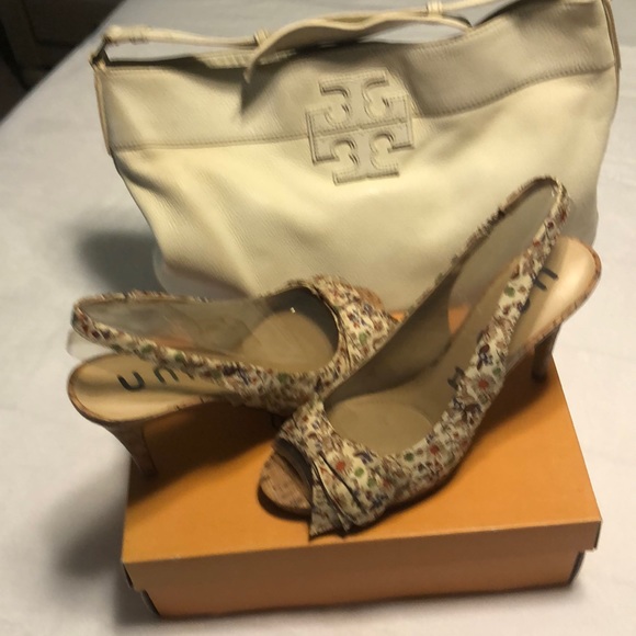 Unisa open tie heels - Picture 1 of 8